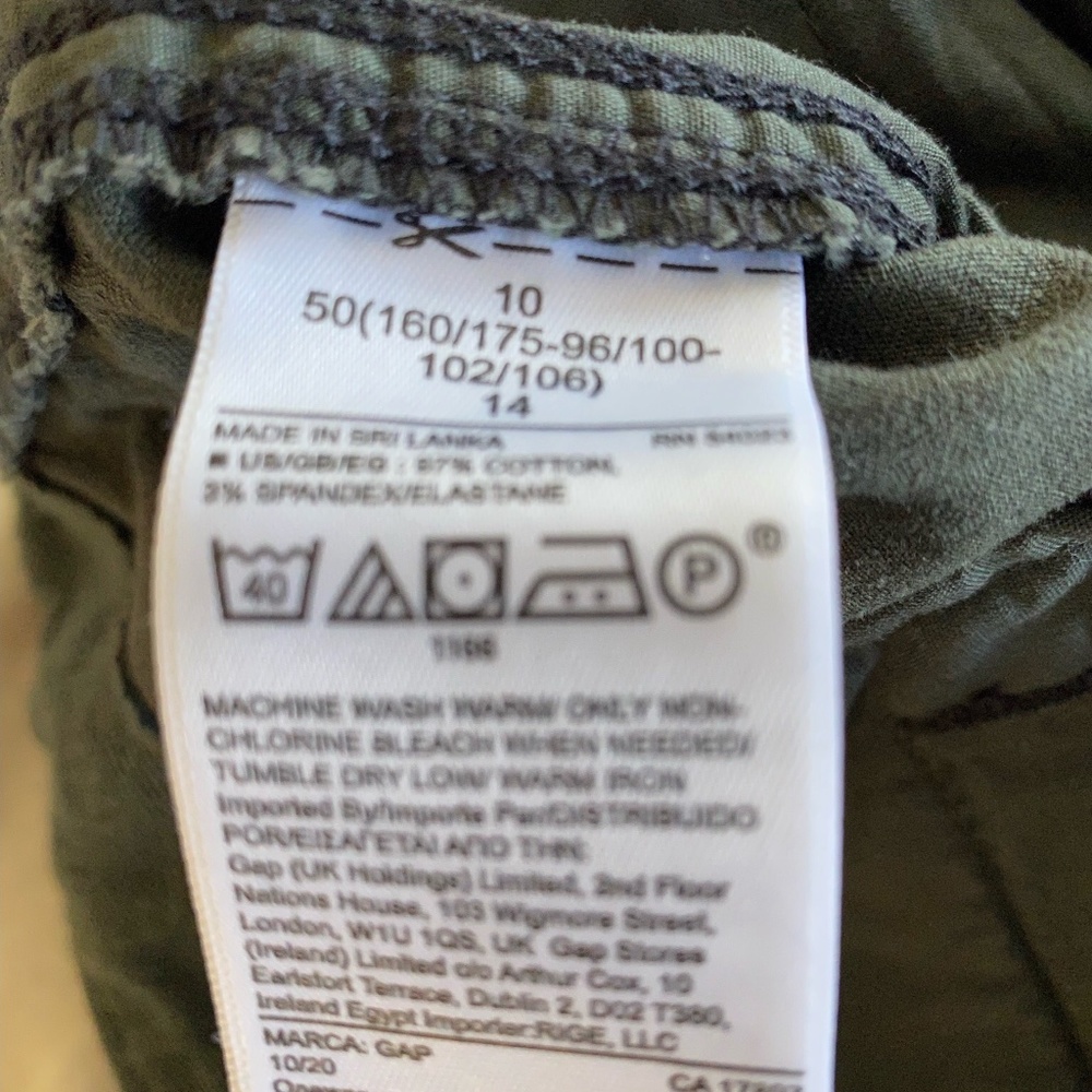 GAP mid rise camouflage pants